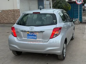 Toyota Vitz 2006 Silver