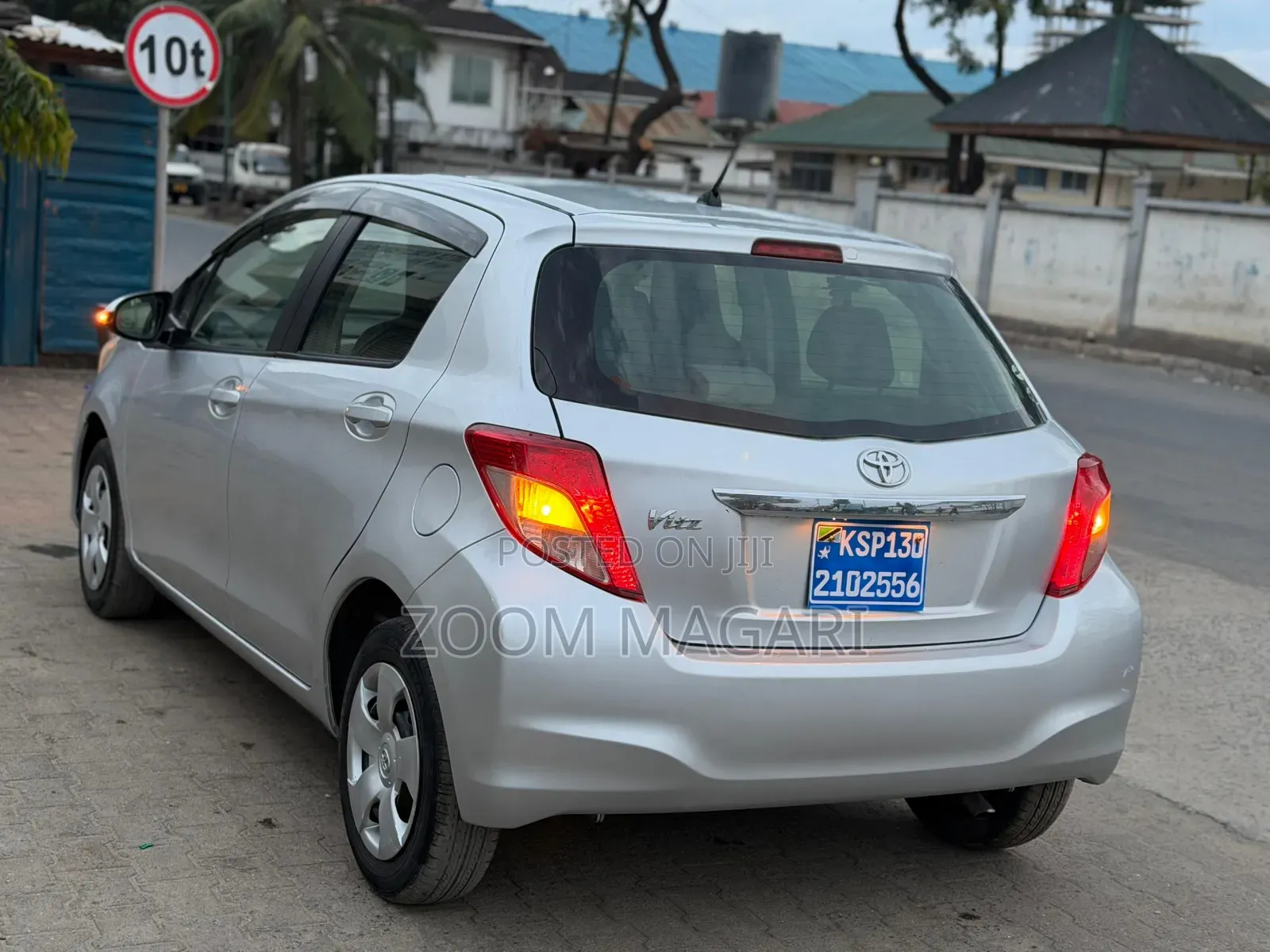 Toyota Vitz 2006 Silver