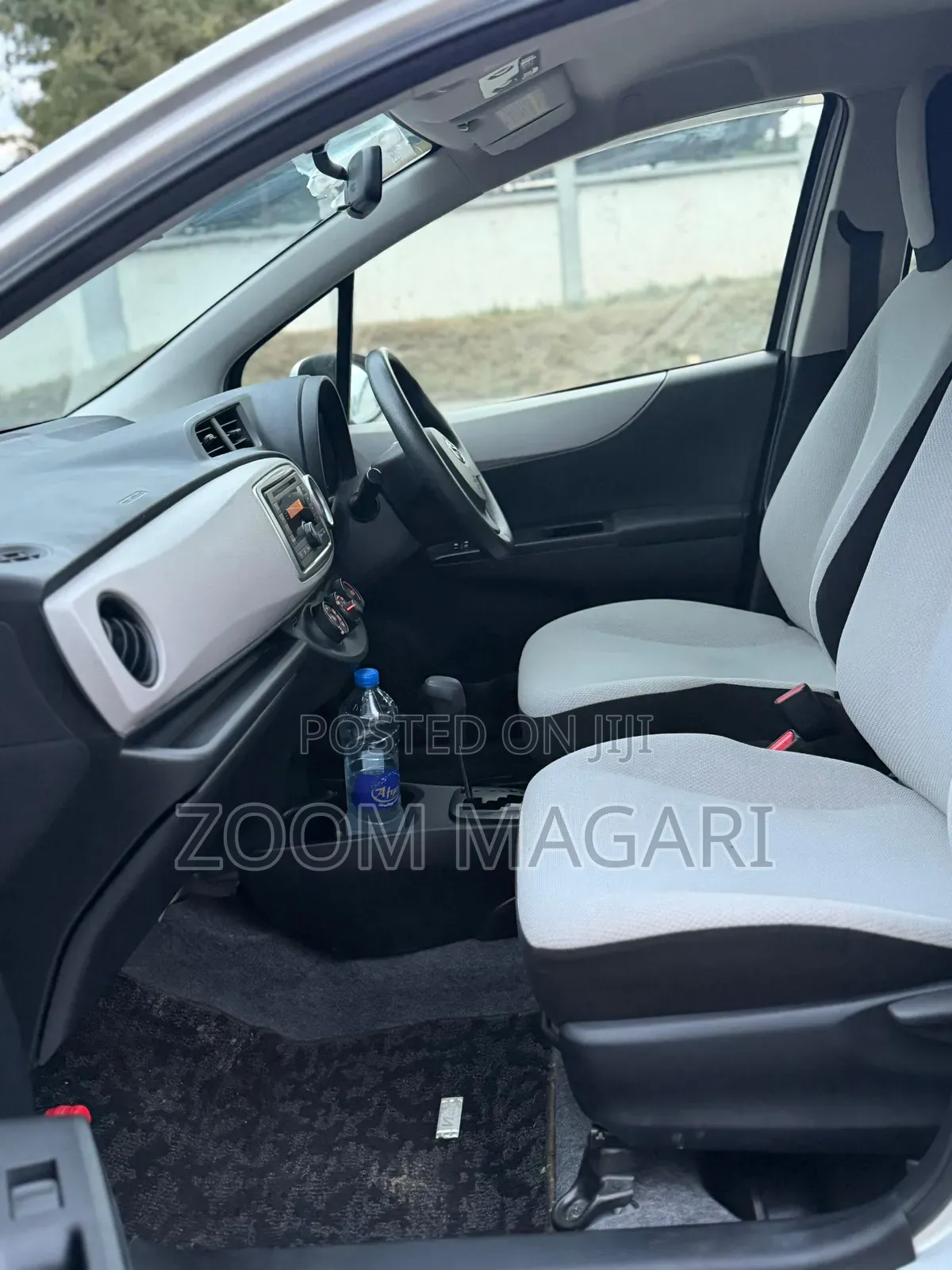 Toyota Vitz 2006 Silver