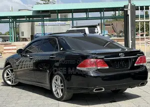 Toyota Crown 2011 Black