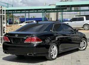 Toyota Crown 2011 Black
