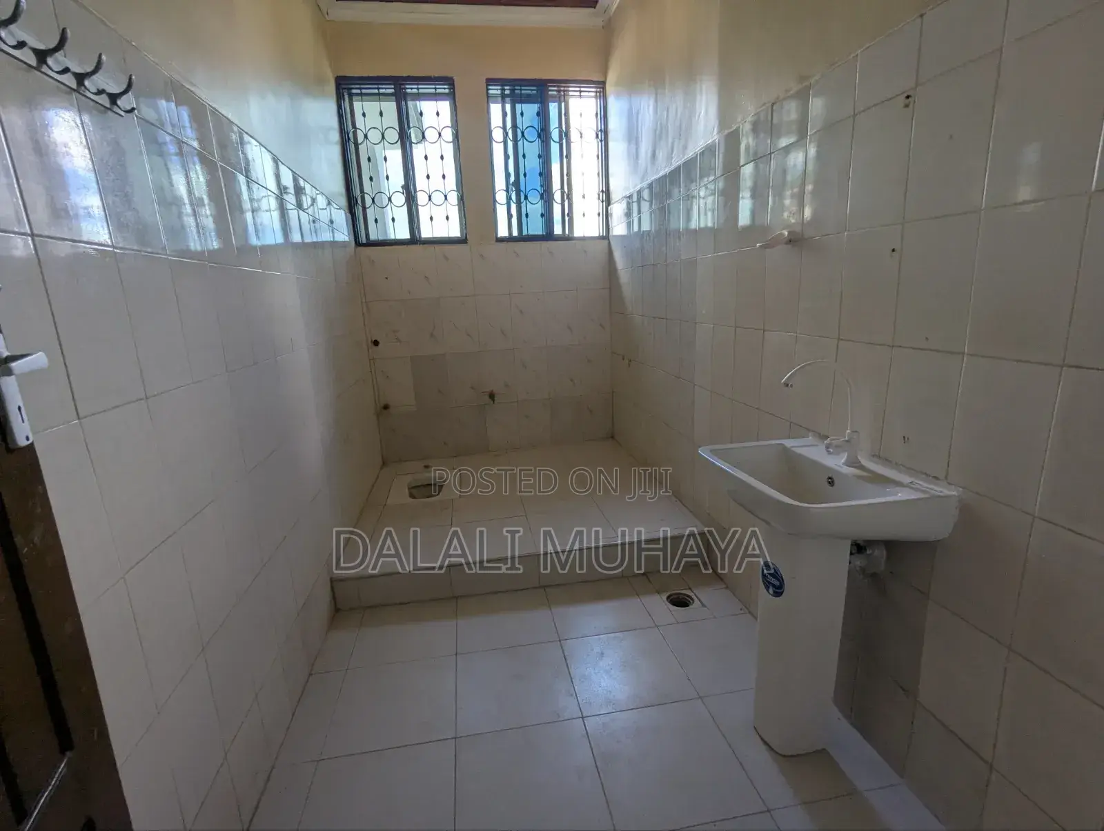 5bdrm House in Mazizini, Ukonga for sale