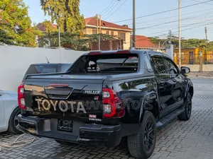 Toyota Hilux 2023 Black