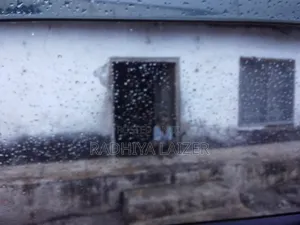 Eneo Lenye Nyumba Ya Kuvunja Linauzwa Kinondoni Msisiri