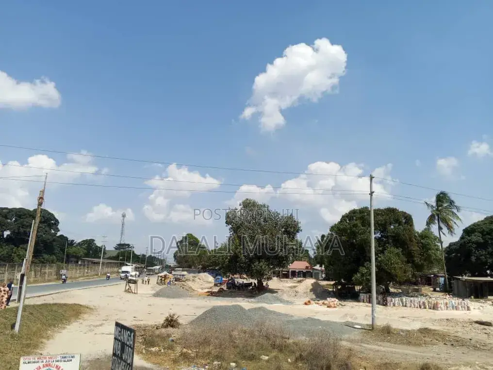 Eneo La Kibiashara L I N a U Z W a  USD 500,000/