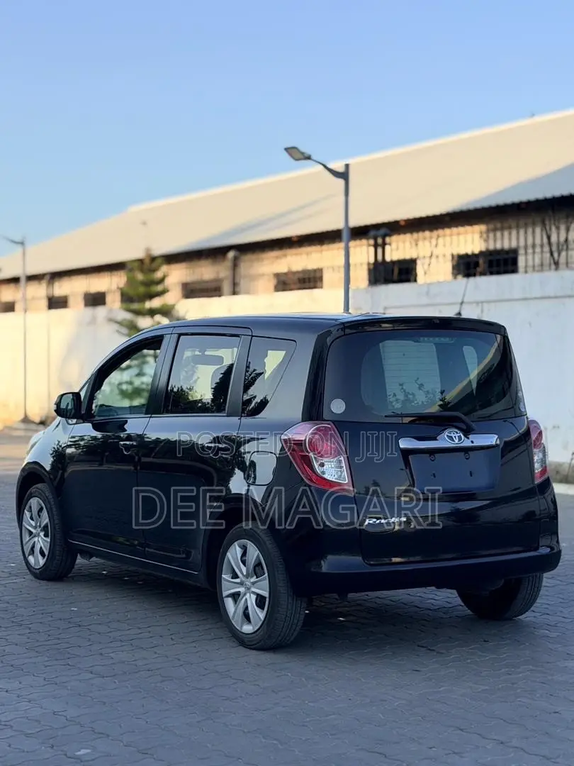 Toyota Ractis 2008 Black