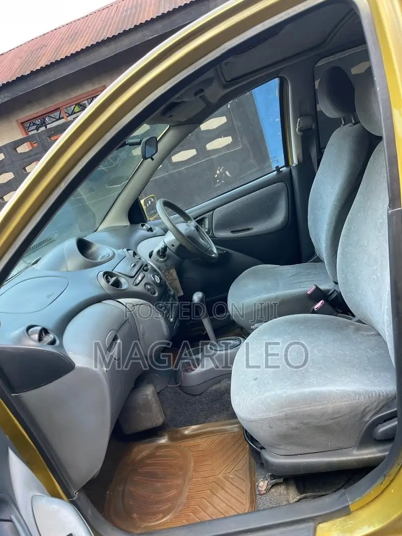 Toyota Vitz 1.0 FWD 5dr 2003 Gold