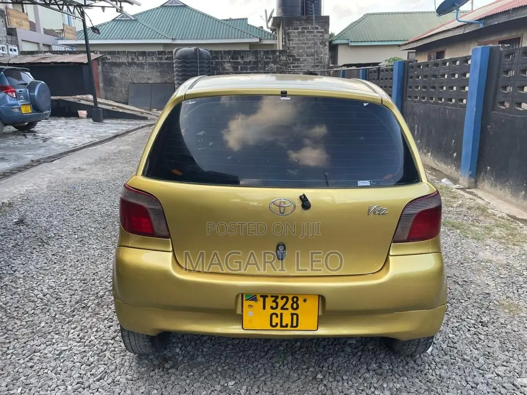 Toyota Vitz 1.0 FWD 5dr 2003 Gold
