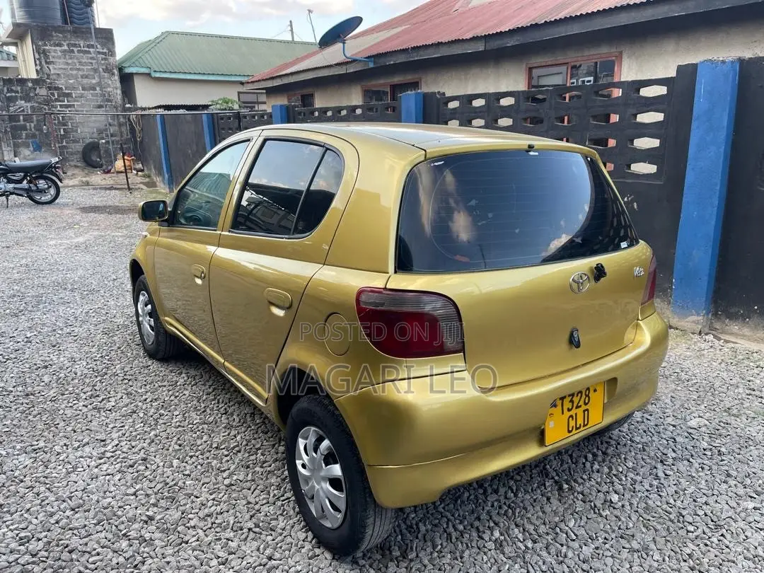 Toyota Vitz 1.0 FWD 5dr 2003 Gold