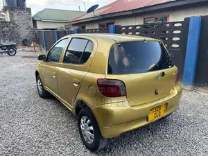 Toyota Vitz 1.0 FWD 5dr 2003 Gold