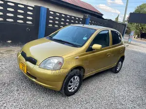 Toyota Vitz 1.0 FWD 5dr 2003 Gold