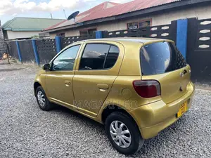 Toyota Vitz 1.0 FWD 5dr 2003 Gold