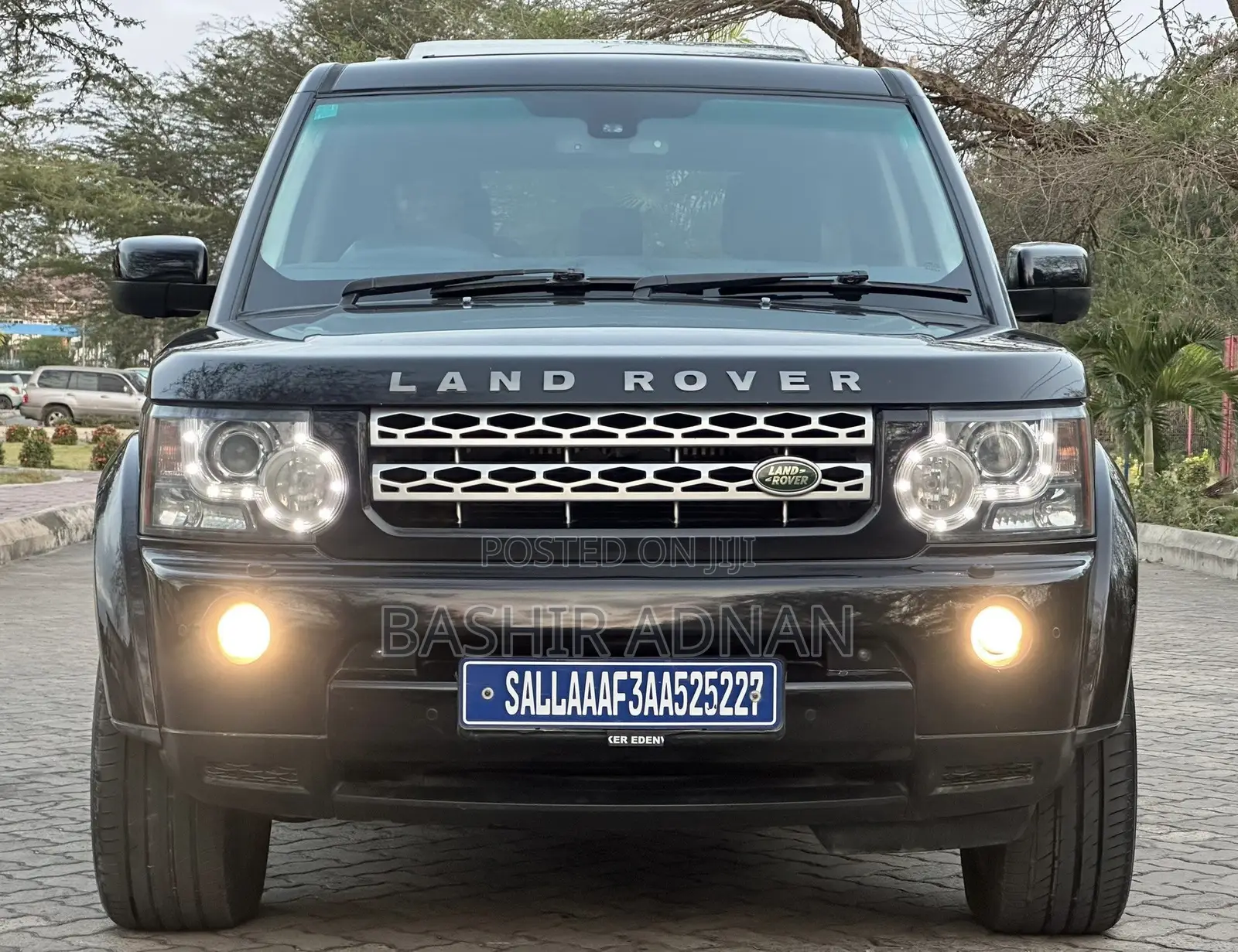 Land Rover Discovery 2015 Matt Black