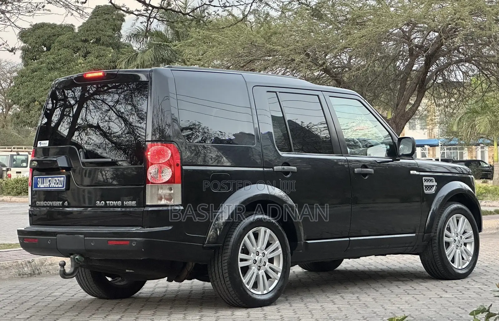 Land Rover Discovery 2015 Matt Black