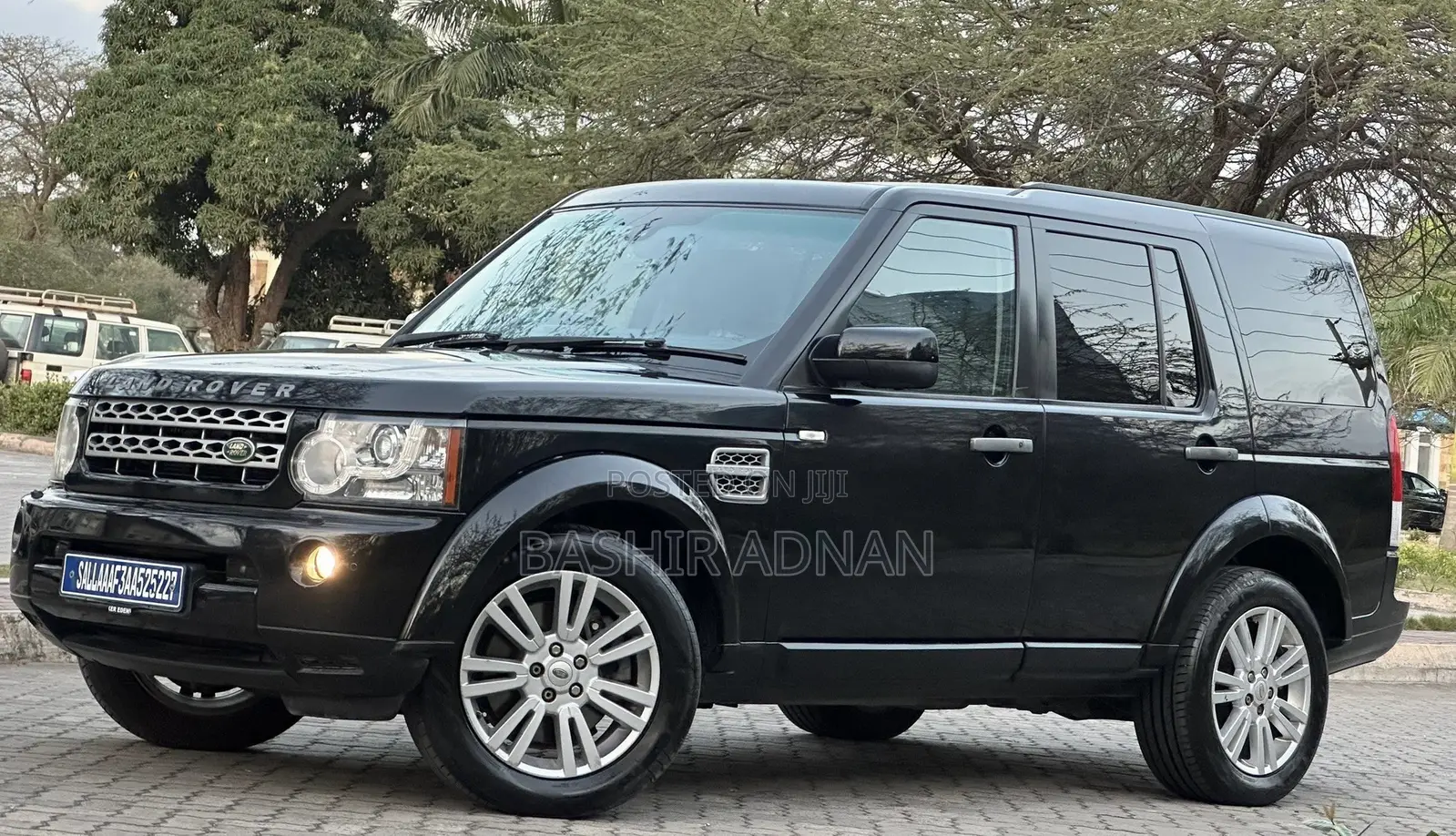 Land Rover Discovery 2015 Matt Black