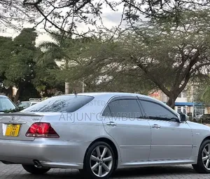 Toyota Crown 2006 Silver