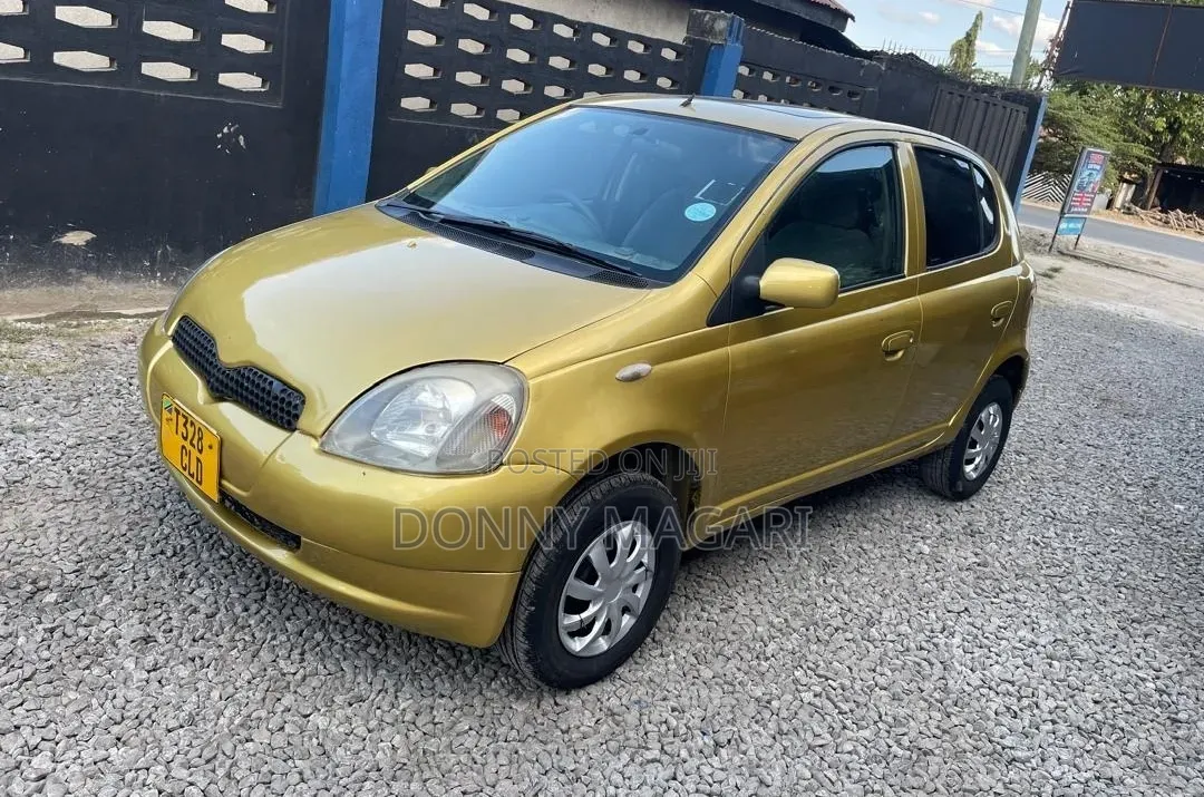 Toyota Vitz 1.0 FWD 3dr 2004 Gold