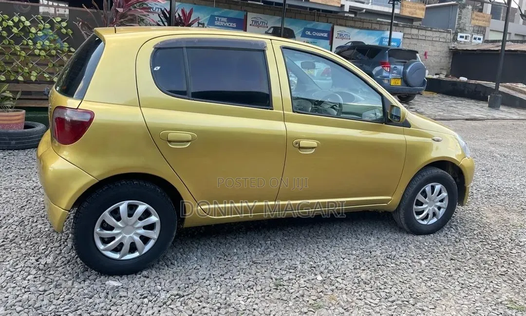 Toyota Vitz 1.0 FWD 3dr 2004 Gold