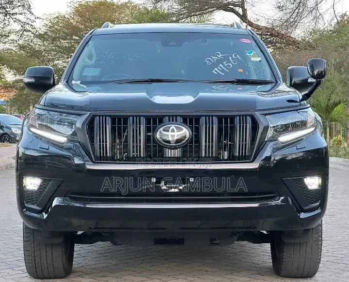 Toyota Land Cruiser Prado 2022 Black