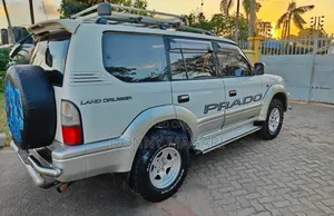 Toyota Land Cruiser Prado 2004 White