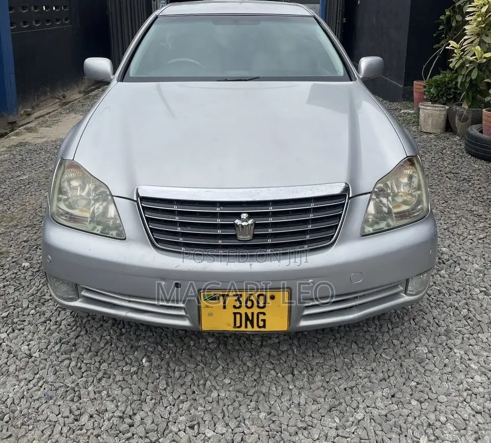 Toyota Crown Royale 2005 Silver