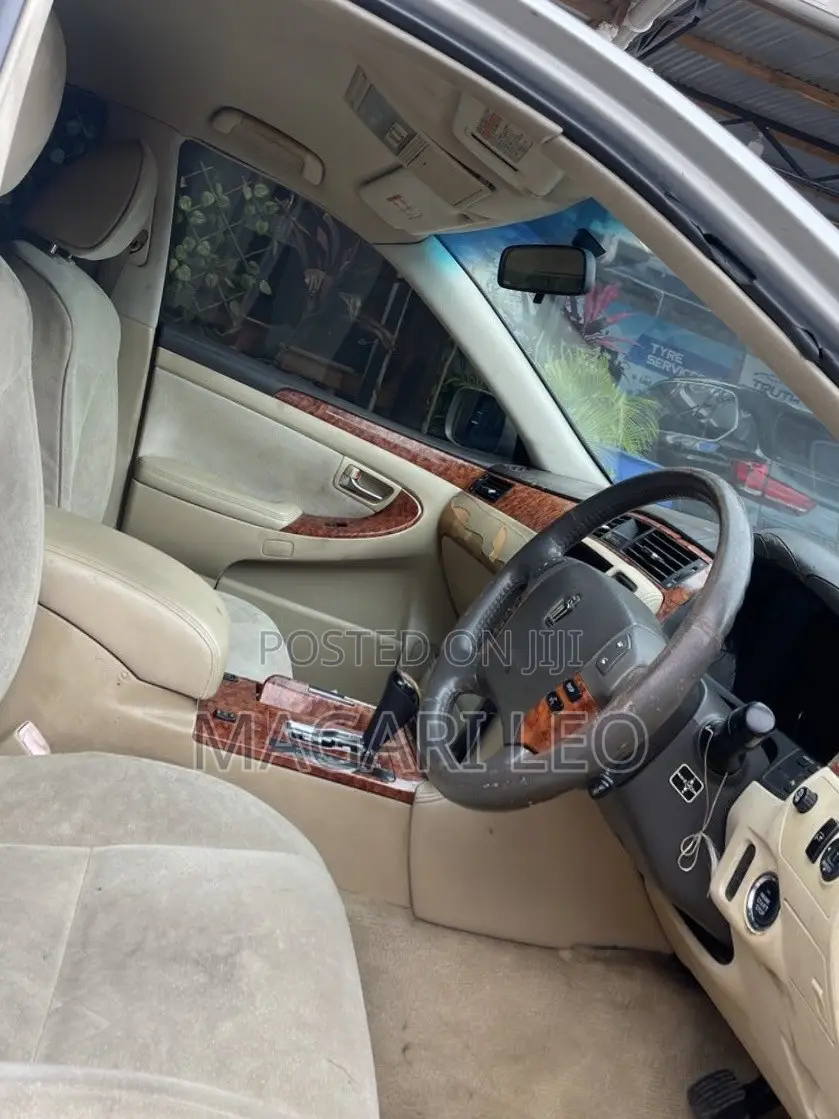Toyota Crown Royale 2005 Silver
