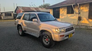 Toyota Hilux Surf 2.7 SSR 2000 Pearl