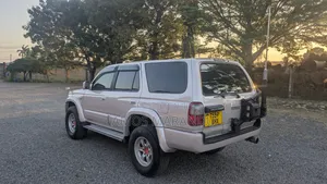 Toyota Hilux Surf 2.7 SSR 2000 Pearl
