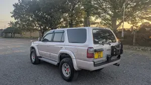 Toyota Hilux Surf 2.7 SSR 2000 Pearl