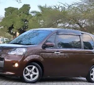 Toyota Porte 2014 Brown