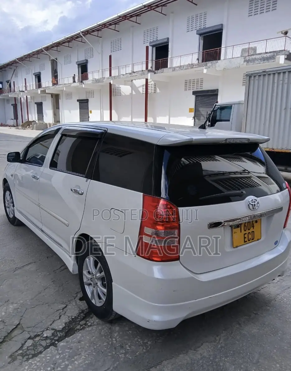 Toyota Wish 2004 White