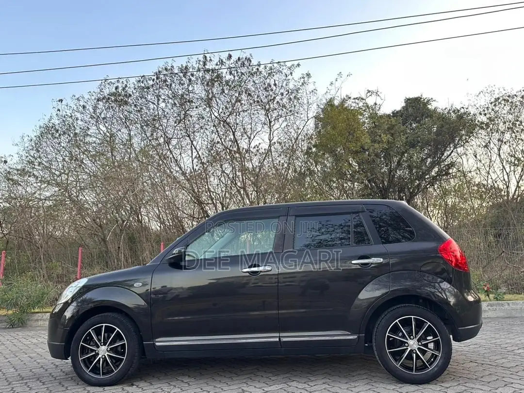 Mazda Verisa 2013 Black