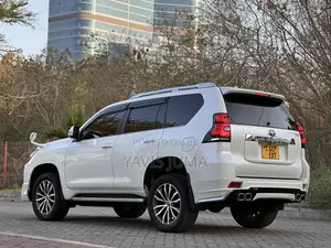 Toyota Land Cruiser Prado 2018 White