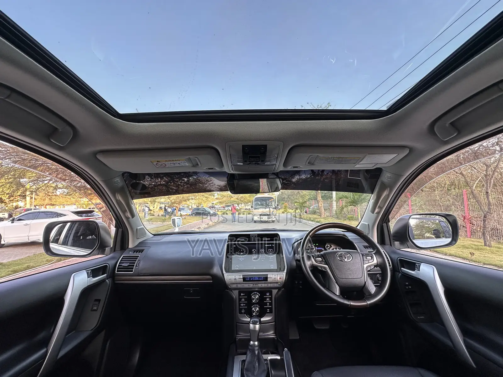 Toyota Land Cruiser Prado 2018 White