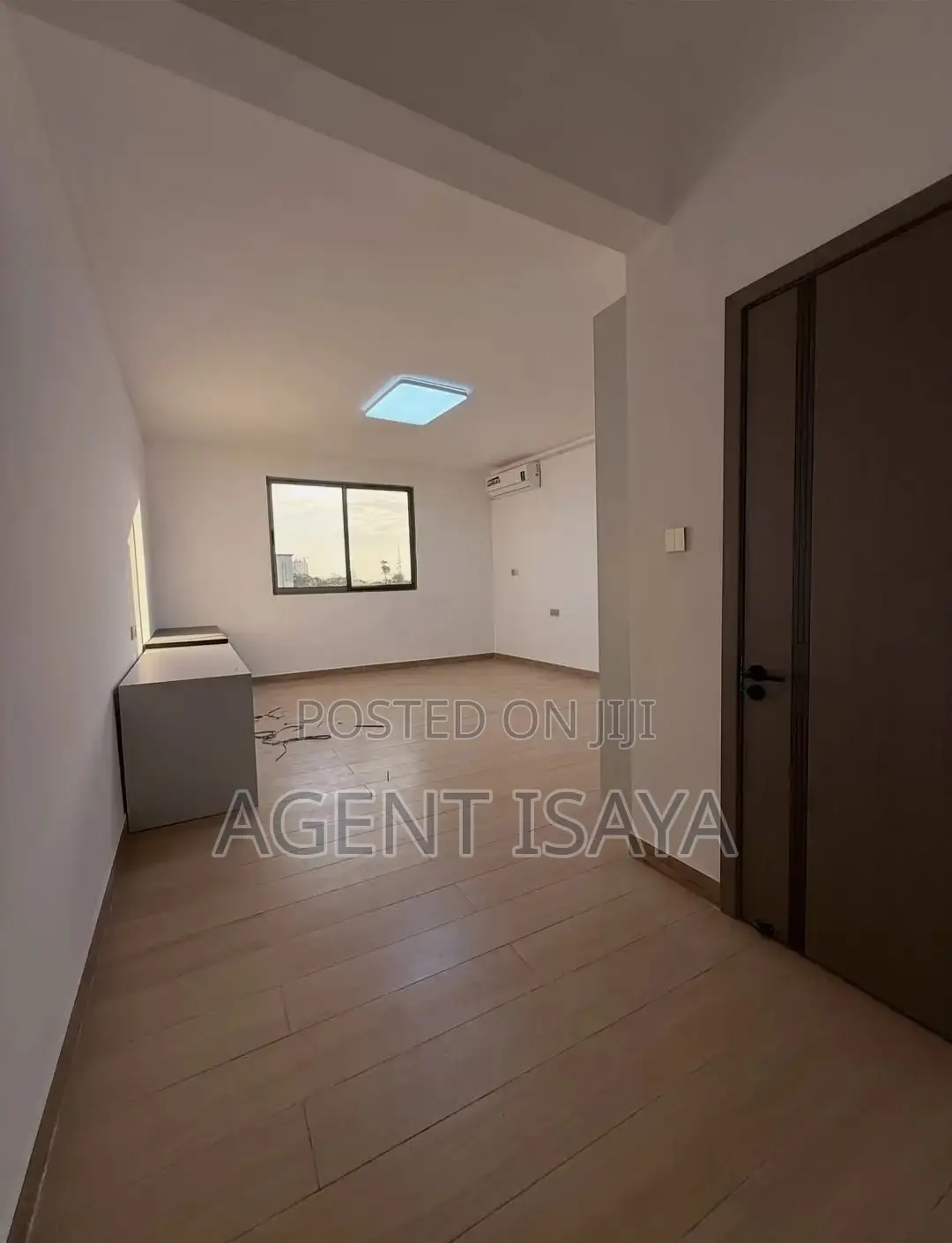 Furnished 3bdrm Apartment in Oyster Bay for sale