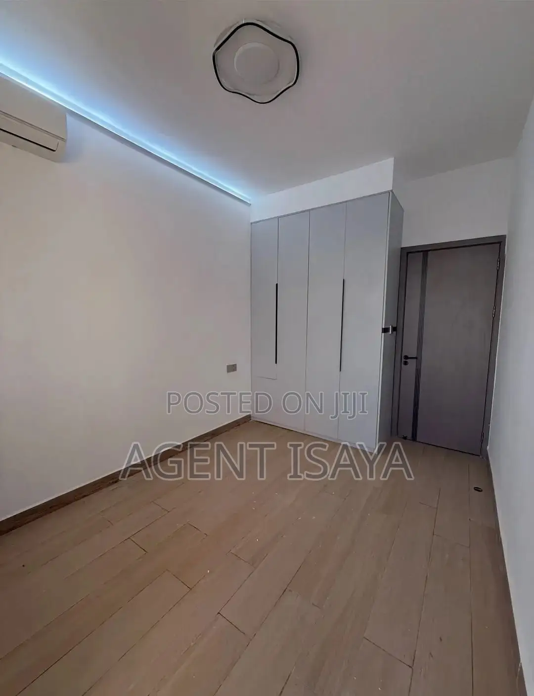 Furnished 3bdrm Apartment in Oyster Bay for sale