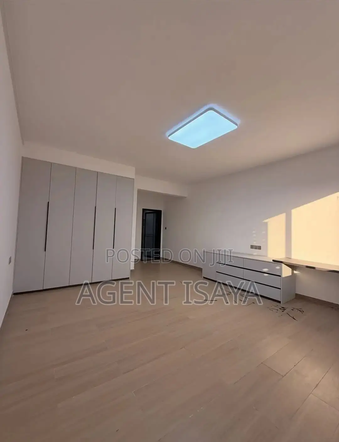 Furnished 3bdrm Apartment in Oyster Bay for sale