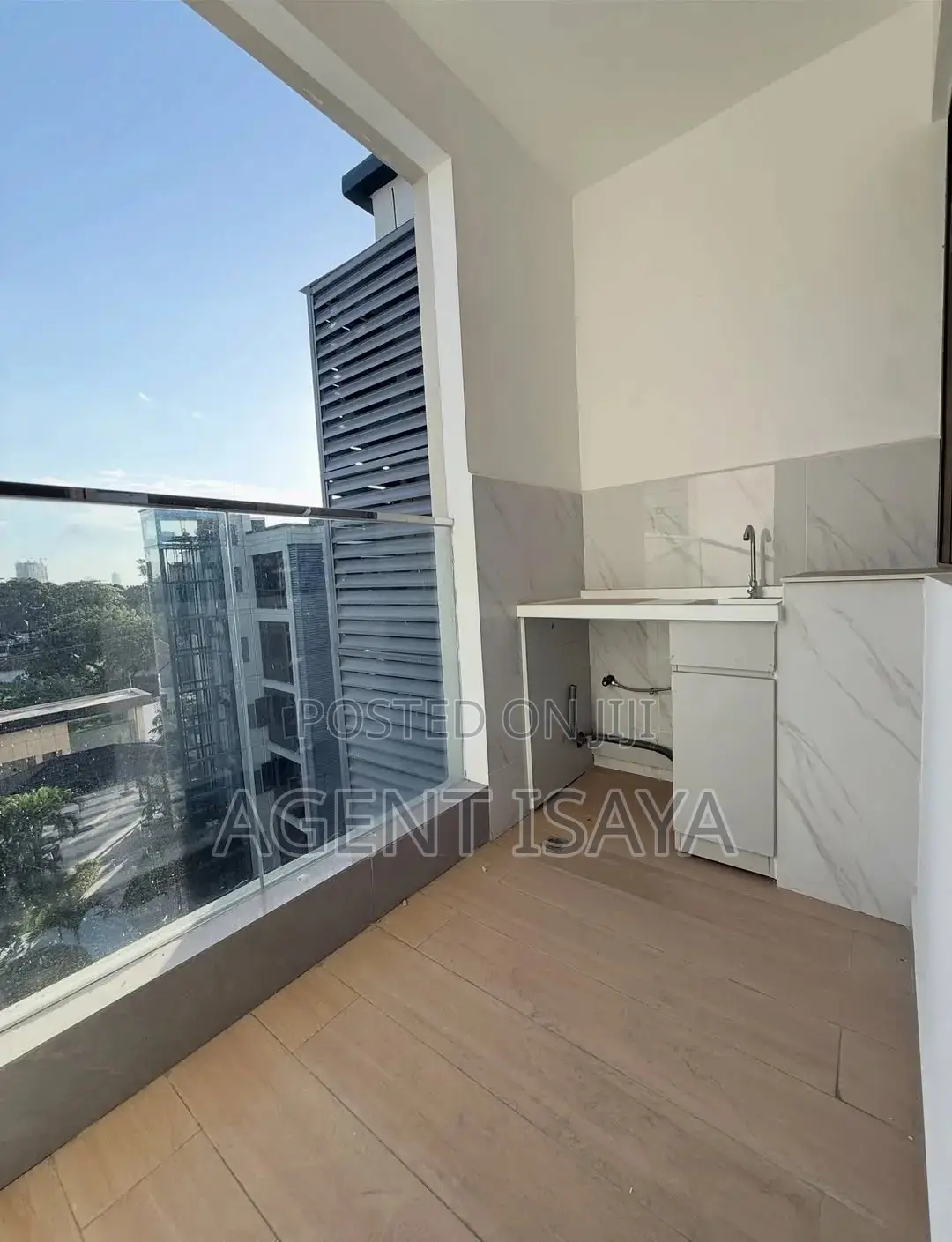 Furnished 3bdrm Apartment in Oyster Bay for sale