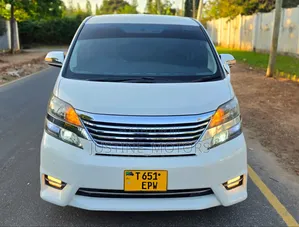 Toyota Alphard 2010 White