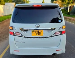 Toyota Alphard 2010 White