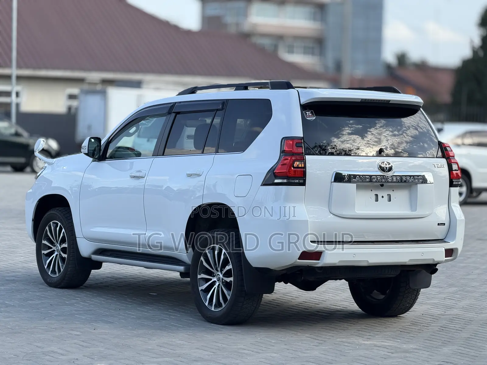 Toyota Land Cruiser Prado 2.8 2021 White