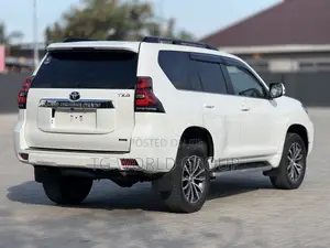 Toyota Land Cruiser Prado 2.8 2021 White