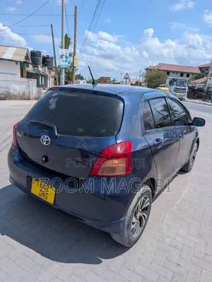 Toyota Vitz 2005 Blue