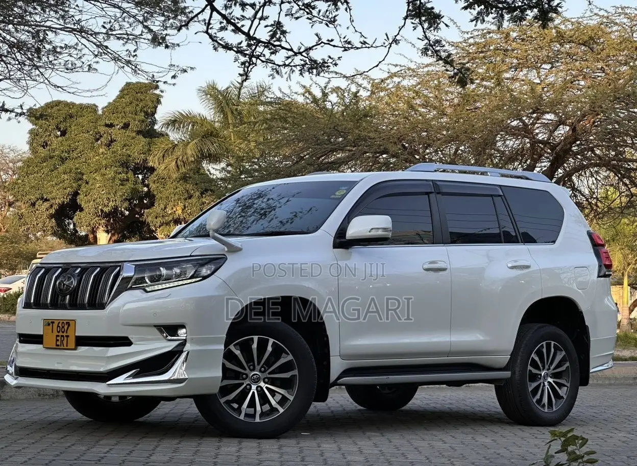 Toyota Land Cruiser Prado 2018 White