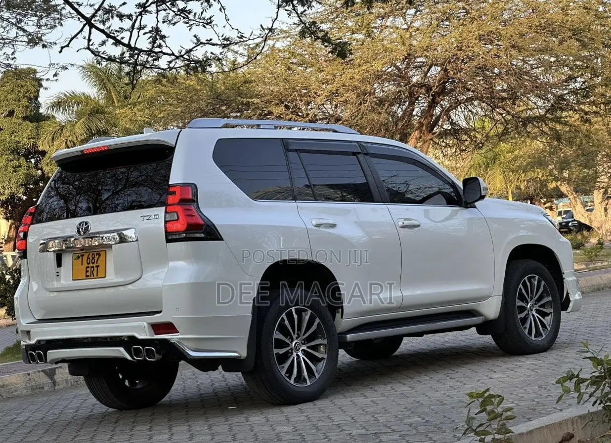 Toyota Land Cruiser Prado 2018 White