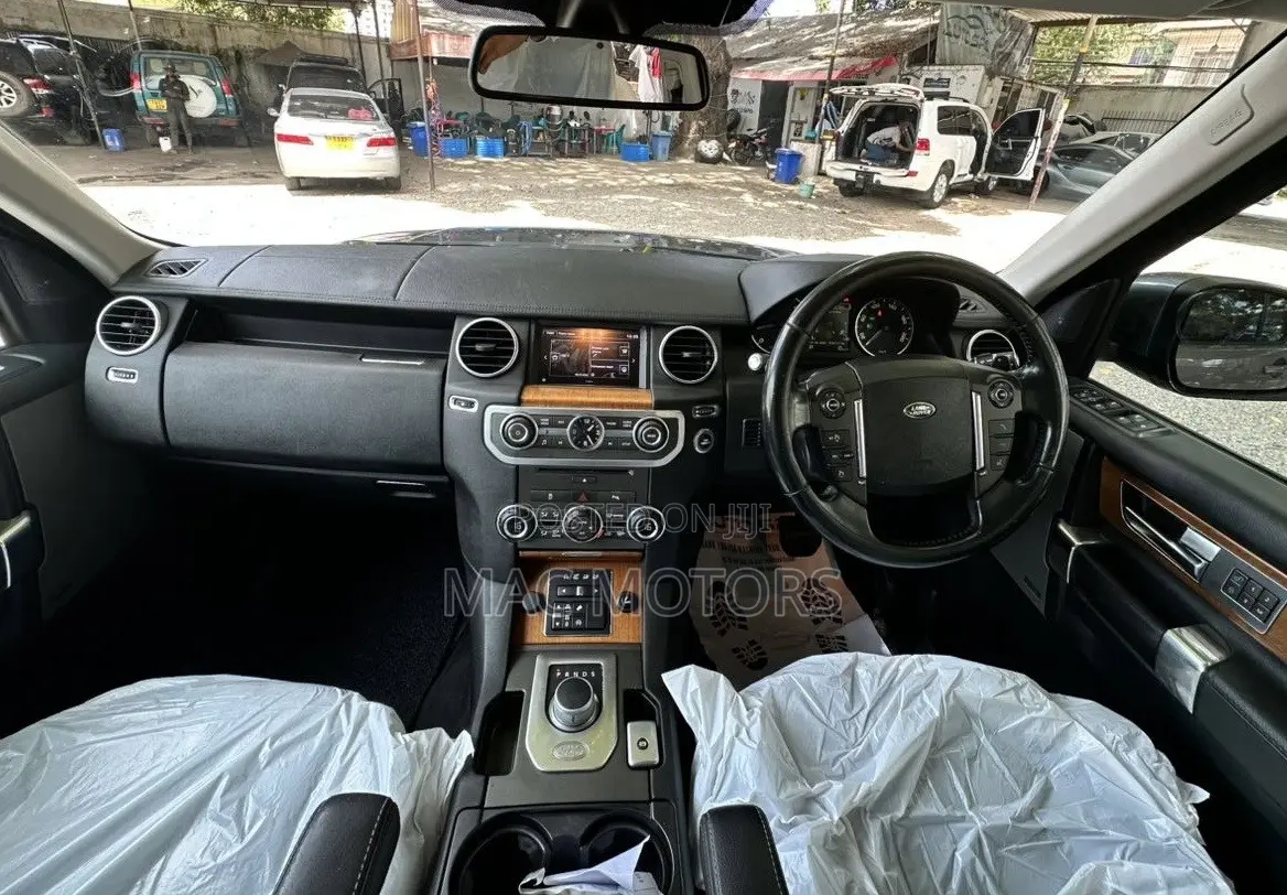 Land Rover Discovery 2016 Gray