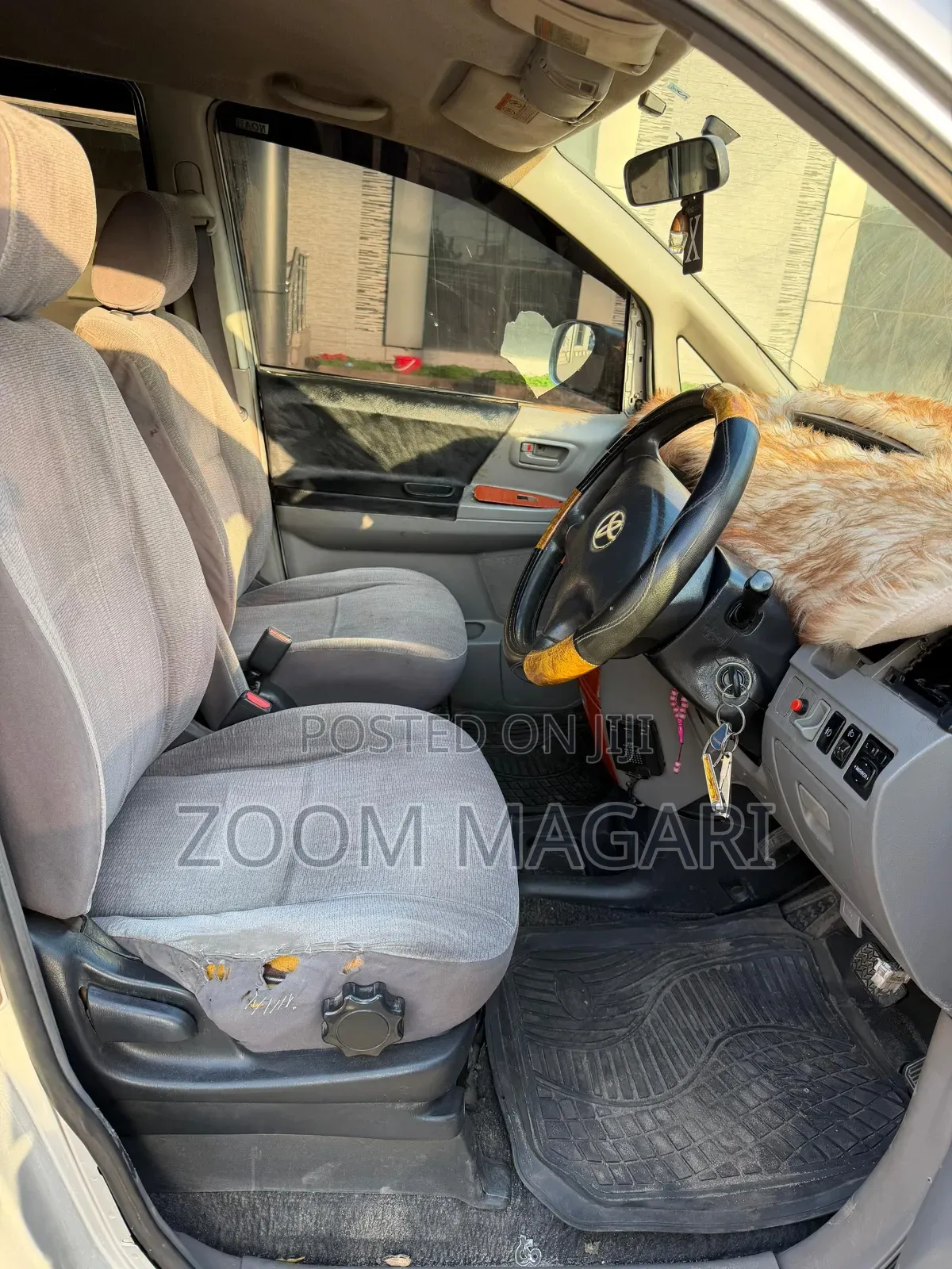 Toyota Noah 2006 Silver