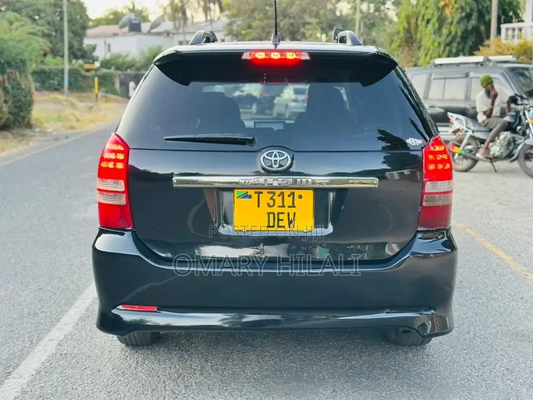 Toyota Wish 2004 Blue