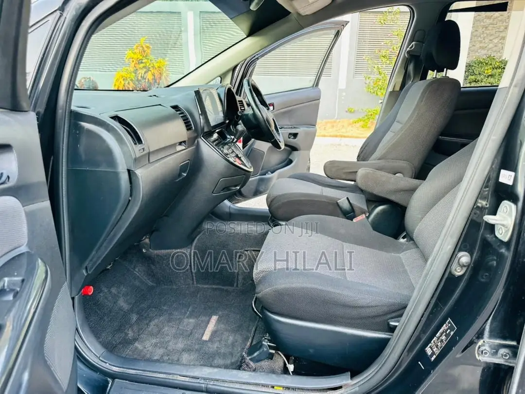 Toyota Wish 2004 Blue