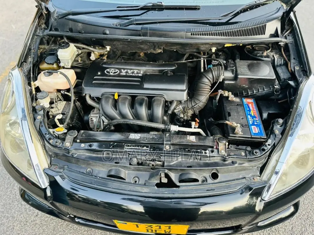 Toyota Wish 2004 Blue